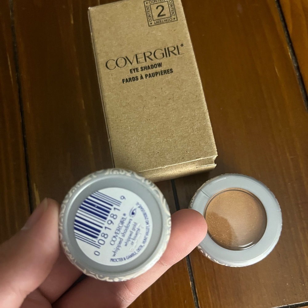 Covergirl Whipped Shadow Gold - Picture 3 of 3